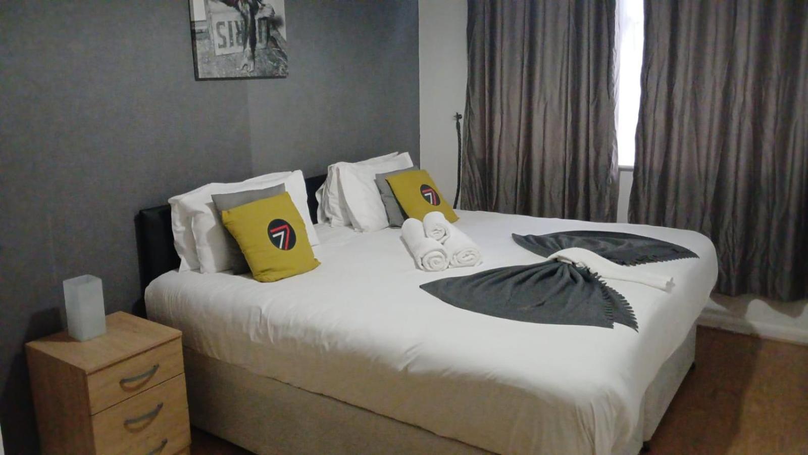Seven Suites - Beautiful 2-Bed Apartment With Parking In Watford Central Exteriör bild
